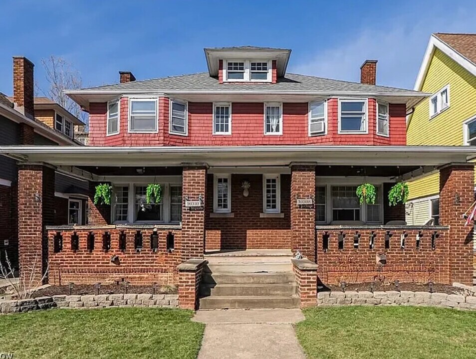 10310 Clifton Blvd, Unit 10310 Clifton Blvd in Cleveland, OH - Foto de edificio