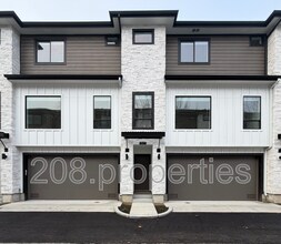 4614 N Iota Ln in Garden City, ID - Foto de edificio - Building Photo