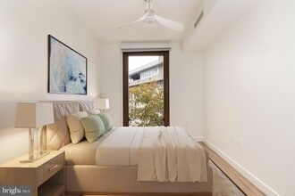 1630 Columbia Rd NW, Unit 307 in Washington, DC - Foto de edificio - Building Photo