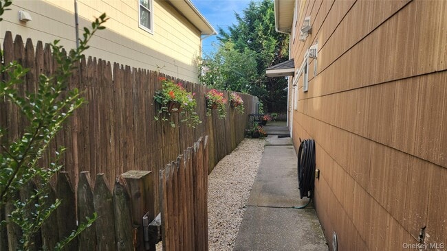 property at 632 E Olive St