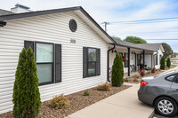 Touchstone Village in Bentonville, AR - Foto de edificio - Building Photo