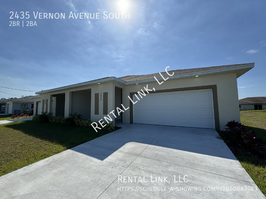 2435 Vernon Ave S in Lehigh Acres, FL - Building Photo