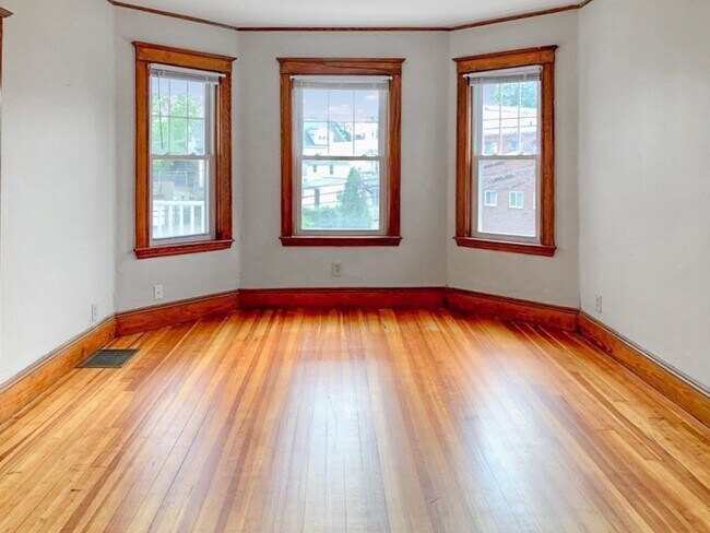 8 Wyvern St, Unit 8 in Boston, MA - Foto de edificio - Building Photo