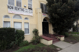 1425 S Bronson Ave in Los Angeles, CA - Building Photo - Building Photo