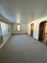 28 Shelby St, Unit 2 in Johnson City, NY - Building Photo