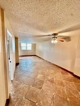 2903 N Miami Beach Blvd in North Miami Beach, FL - Building Photo - Building Photo