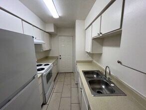 510 Real Rd in Bakersfield, CA - Building Photo - Building Photo