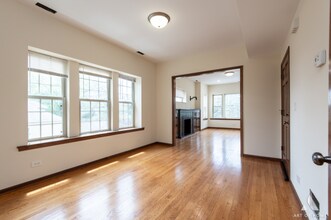 3301 N Kilbourn Ave in Chicago, IL - Building Photo - Building Photo