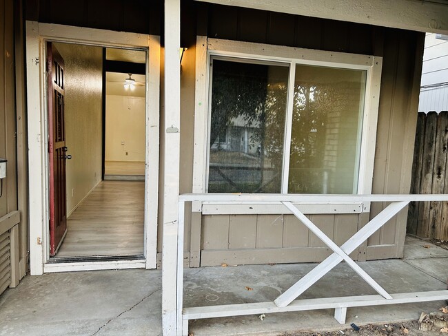 2930 Lerwick Rd in Sacramento, CA - Building Photo - Building Photo