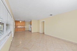 4 NE 16th Pl in Fort Lauderdale, FL - Building Photo - Building Photo