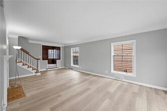 3881 Meadowbrook Blvd in University Heights, OH - Building Photo - Building Photo