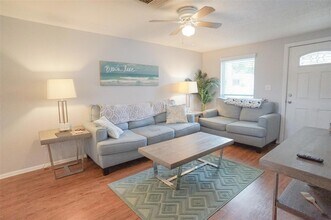 1032 Hollywood Ave in Clearwater, FL - Building Photo - Building Photo