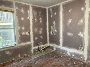 212 Boylston St-Unit -2 in Boston, MA - Foto de edificio - Building Photo