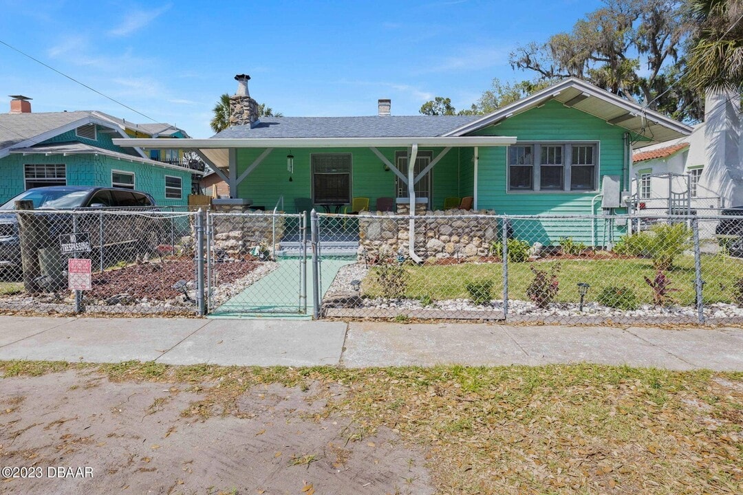 224 Taylor Ave in Daytona Beach, FL - Building Photo