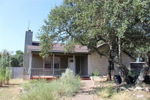 46 Crazy Cross Rd in Wimberley, TX - Building Photo