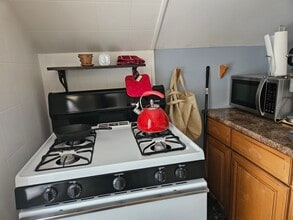 6 4th Ave, Unit #1groundapartment in Rensselaer, NY - Foto de edificio - Building Photo