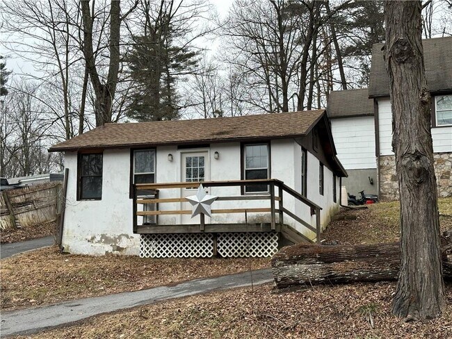 55 Burlingham Rd in Bloomingburg, NY - Building Photo - Building Photo
