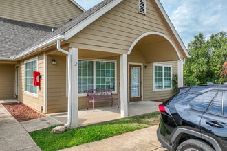 Timber Ridge Apartments in Durant, OK - Building Photo - Building Photo