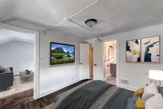 1610 S Cedar St in Lansing, MI - Building Photo - Building Photo