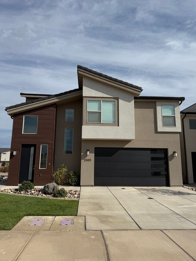 property at 2301 E Luciano Ln