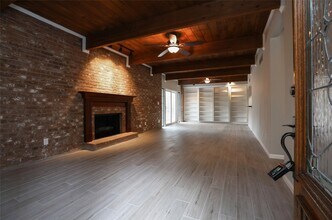 5370 Brownway St in Houston, TX - Building Photo - Building Photo