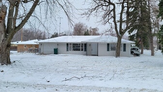 2701 Wilshire Blvd in Joliet, IL - Building Photo