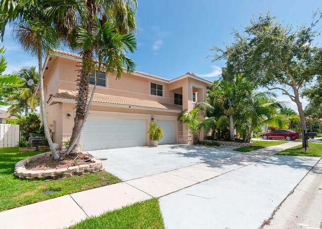 804 Crestview Cir, Unit 902 in Weston, FL - Building Photo - Building Photo