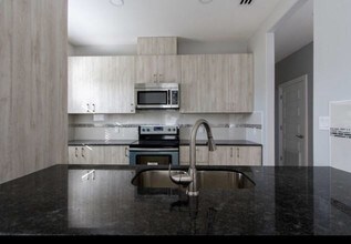 2614 Primrose Ave, Unit 1 in Edinburg, TX - Building Photo - Building Photo