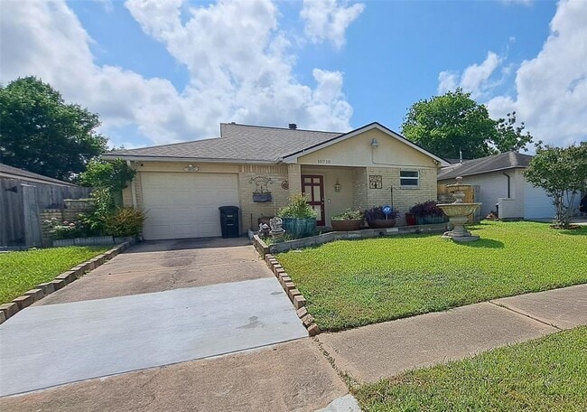 property at 10710 Parkland Woods Dr