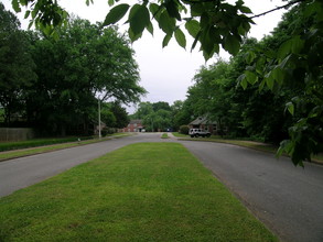 Lapaloma Apartments in Memphis, TN - Building Photo - Building Photo