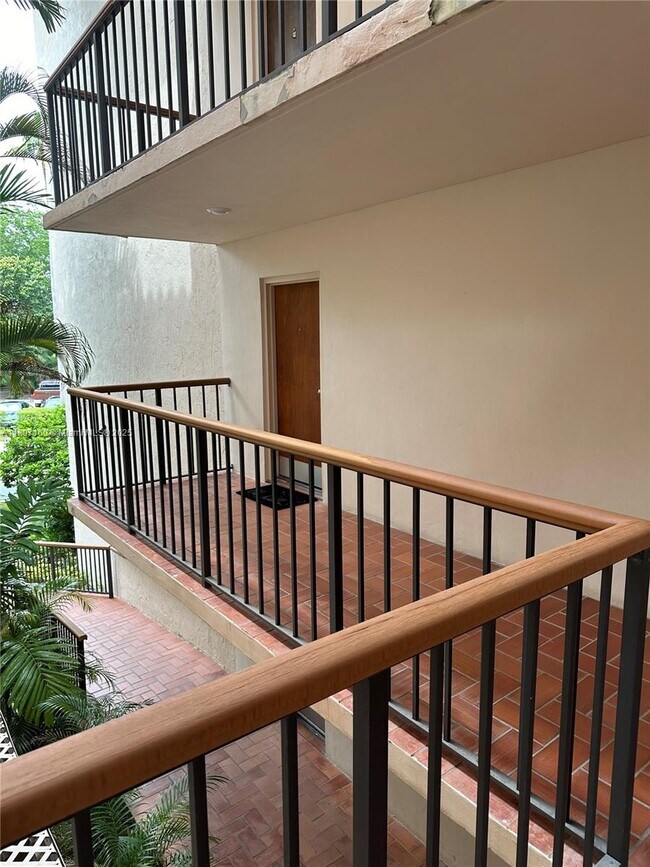 55 Ocean Ln Dr in Key Biscayne, FL - Building Photo - Building Photo