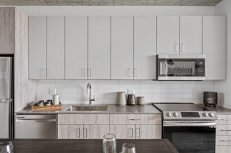 468 W Chicago Ave in Chicago, IL - Building Photo - Building Photo