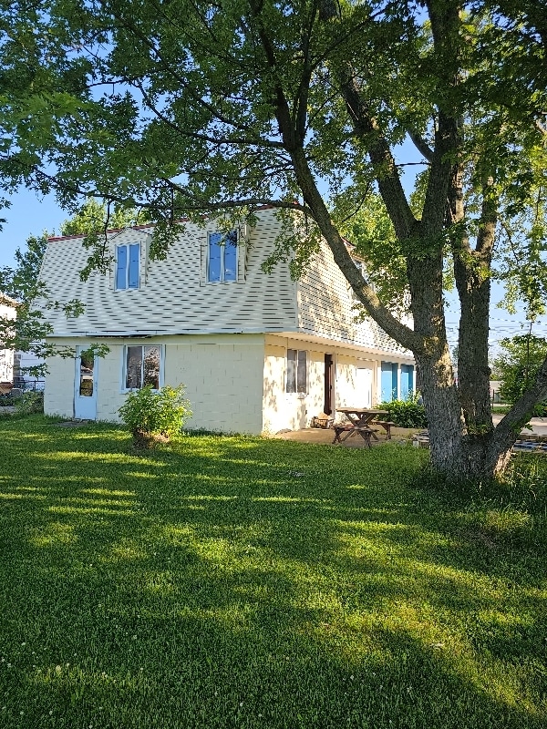property at 19 Lloyd Dr