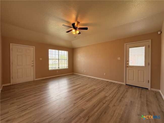 108 Castellon Ct in Killeen, TX - Foto de edificio - Building Photo