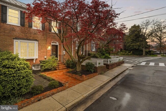 414 Jefferson St in Alexandria, VA - Foto de edificio - Building Photo