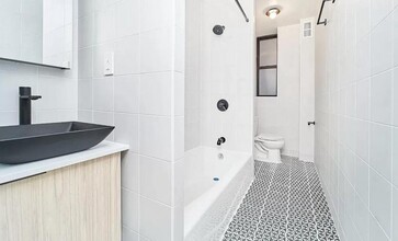 208 E 6th St in New York, NY - Building Photo - Building Photo