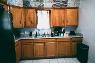 12202 Wessex Dr in Houston, TX - Building Photo - Building Photo