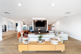 3541 Multiview Dr in Los Angeles, CA - Building Photo - Building Photo