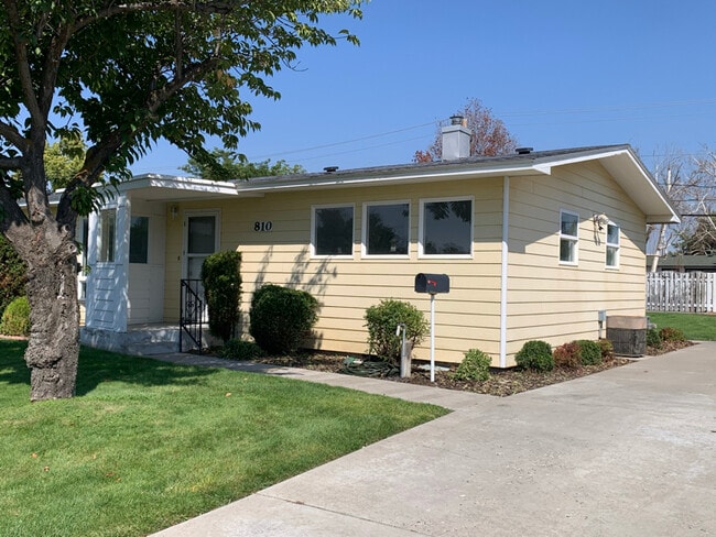 810 Birch Ave