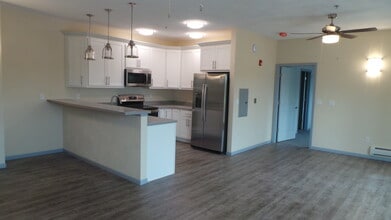 Lakeview at the Legion in Whitewater, WI - Foto de edificio - Building Photo