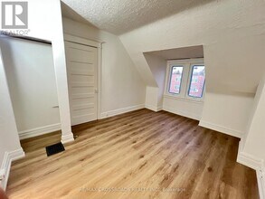 82 Curzon St in Toronto, ON - Building Photo - Building Photo