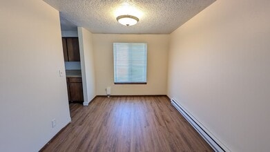 1162 NE 17th Ave in Hillsboro, OR - Building Photo - Building Photo