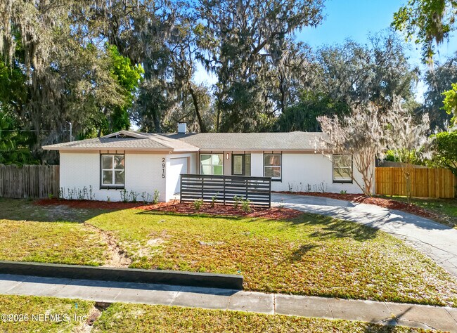 property at 2915 Holly Bay Rd