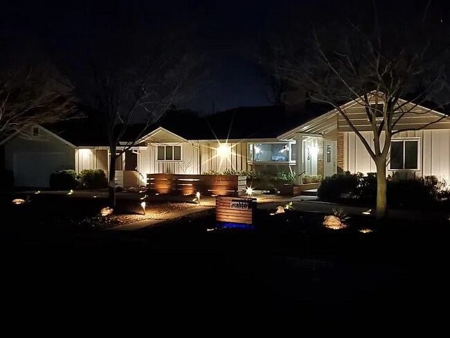1220 El Toro Way in Sacramento, CA - Building Photo - Building Photo