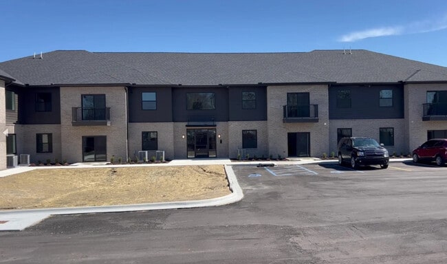 Warren Valley Apartments in Dearborn Heights, MI - Building Photo - Building Photo