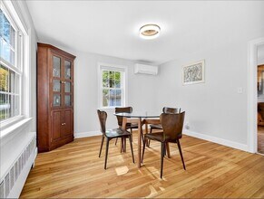 37 Pine St in Bedford, MA - Building Photo - Building Photo