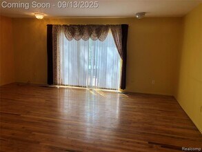 19609 W 12 Mile Rd in Southfield, MI - Building Photo - Building Photo