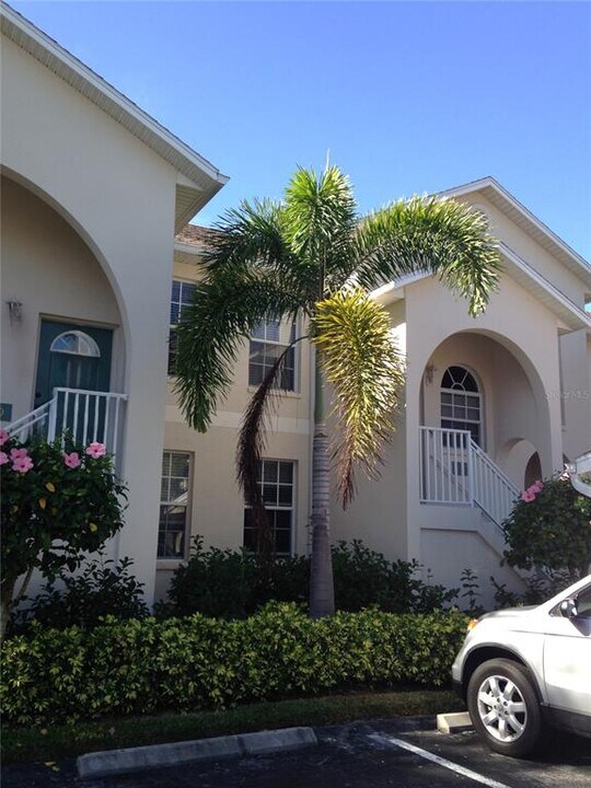 8340 Wingate Dr in Sarasota, FL - Building Photo