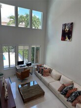 7060 NW 107th Pl in Doral, FL - Building Photo - Building Photo