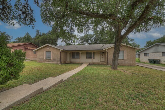 334-336 Craddock Ave-Unit -336 in San Marcos, TX - Building Photo - Building Photo